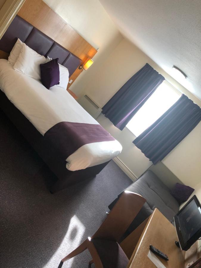 Purple Roomz Preston South ภายนอก รูปภาพ
